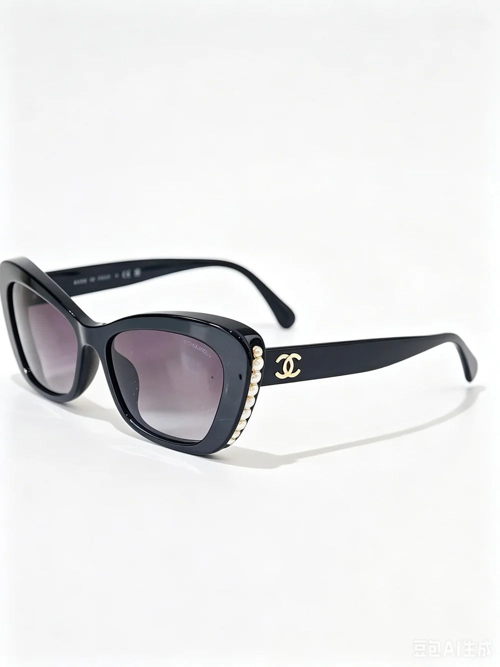 CHANEL Black Cat-Eye Sunglasses with Quilted Black Case CHANEL Black Cat Eye Sunglasses with Quilted Case main image 4